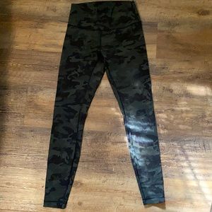 Lululemon size 8 leggings
